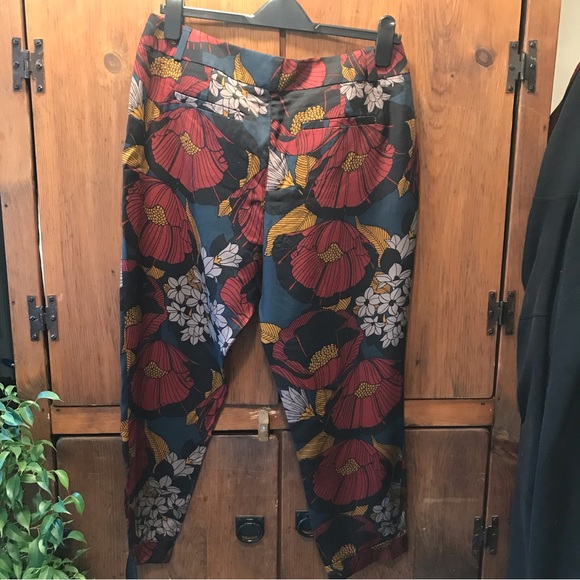 NWT Colourful Ann Taylor Capris - Size 10P - Picture 2 of 7